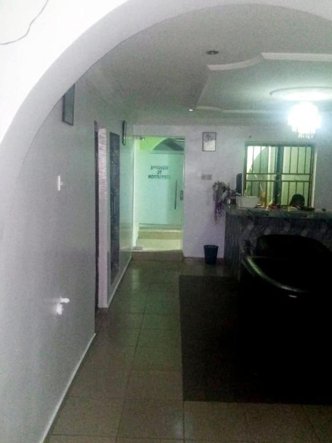Staycation Suites And Apartment Lagos Exterior photo
