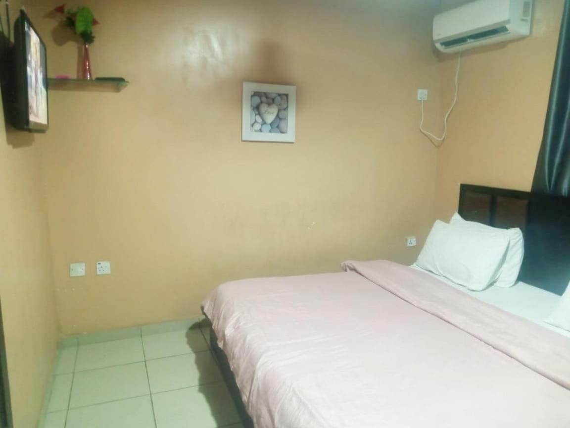 Staycation Suites And Apartment Lagos Exterior photo
