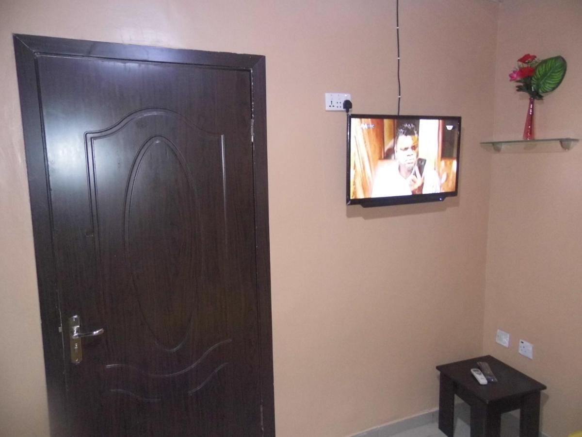 Staycation Suites And Apartment Lagos Exterior photo