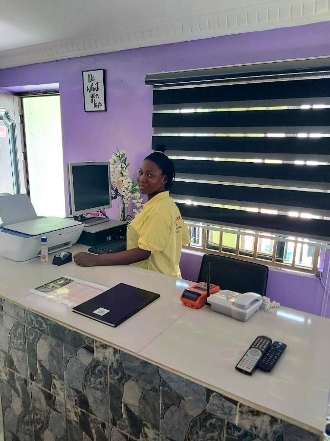 Staycation Suites And Apartment Lagos Exterior photo